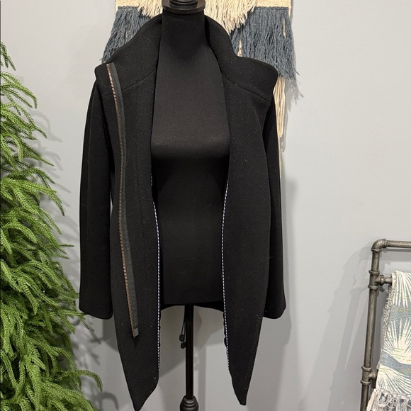 J. Crew Black Wool Coat 79% Wool Minimalist Tailored Jacket size 2 - Picture 7 of 11